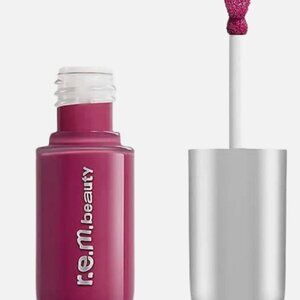 r.e.m. beauty  Matte Lipstick in Doll Face